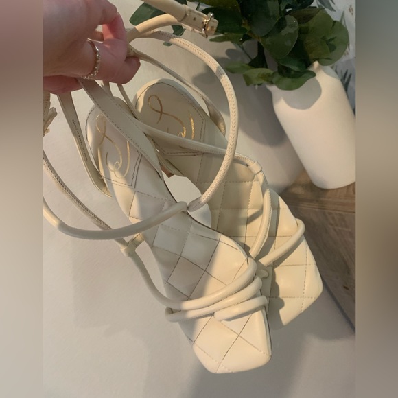 Worn once - beautiful light cream leather heels - Picture 3 of 6